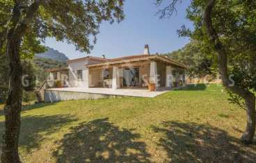 Olbia San Pantaleo villa for sale.